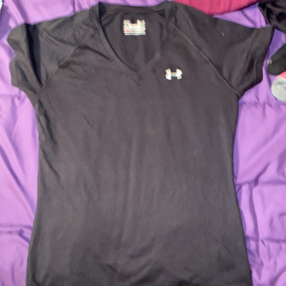 Under Armour heat gear shirts - Picture 4 of 4